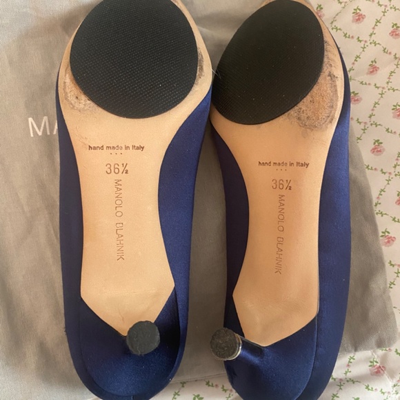 MANOLO BLAHNK, Navy Satin Kitten heel with Jeweled Embellishment. - Picture 3 of 6